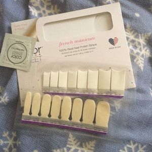 😍🥰 - Color street French manicure city of love